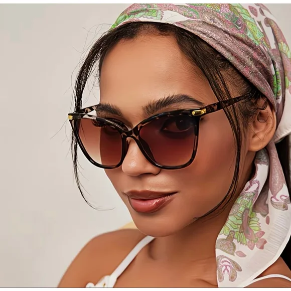 Brown Leopard Print Cat Eye Sunglasses - Picture 2 of 5